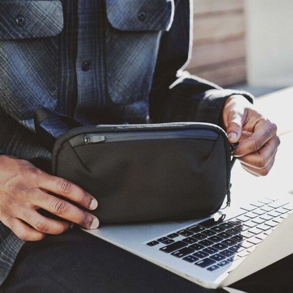 Aer Bags Mens Slim Pouch Black Portable Multiple Pockets Organizers - Picture 5 of 5